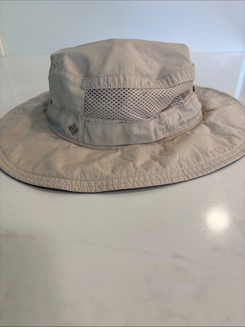 Columbia Tan/Beige Sun Hat with Chin Strap